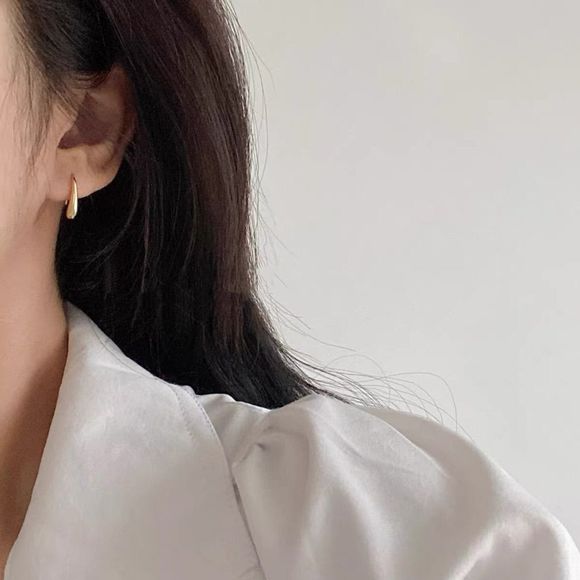 18K Thick Gold Plated Teardrop Hoops Earrings - Picture 7 of 8